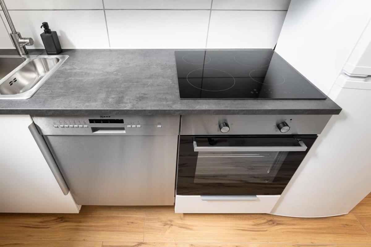 Big Central Apartment Near Rotkreuzplatz With 3 Bedroom For 12 Pax 뮌헨 외부 사진